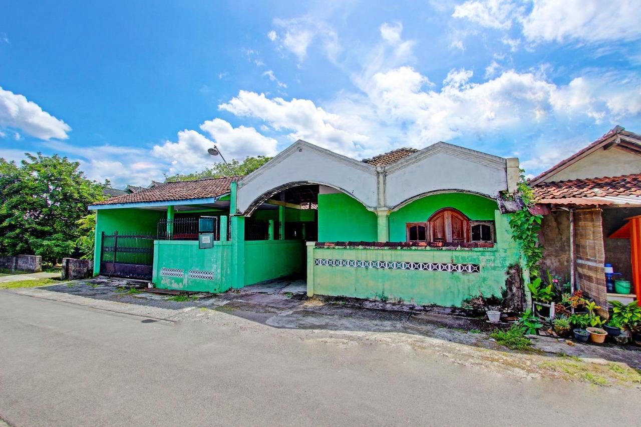 Spot On 91764 Griya Amarta Syariah Yogyakarta Exterior foto